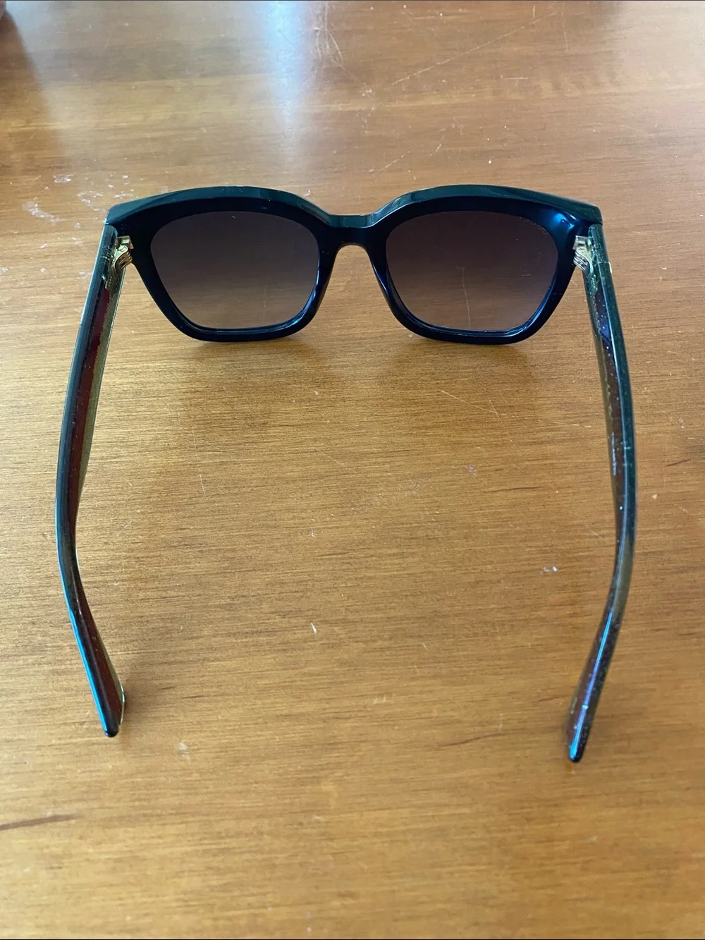 Gucci sunglasses. Stunning. GG0034SN…. 002.    54 20 140. Great condition!!!